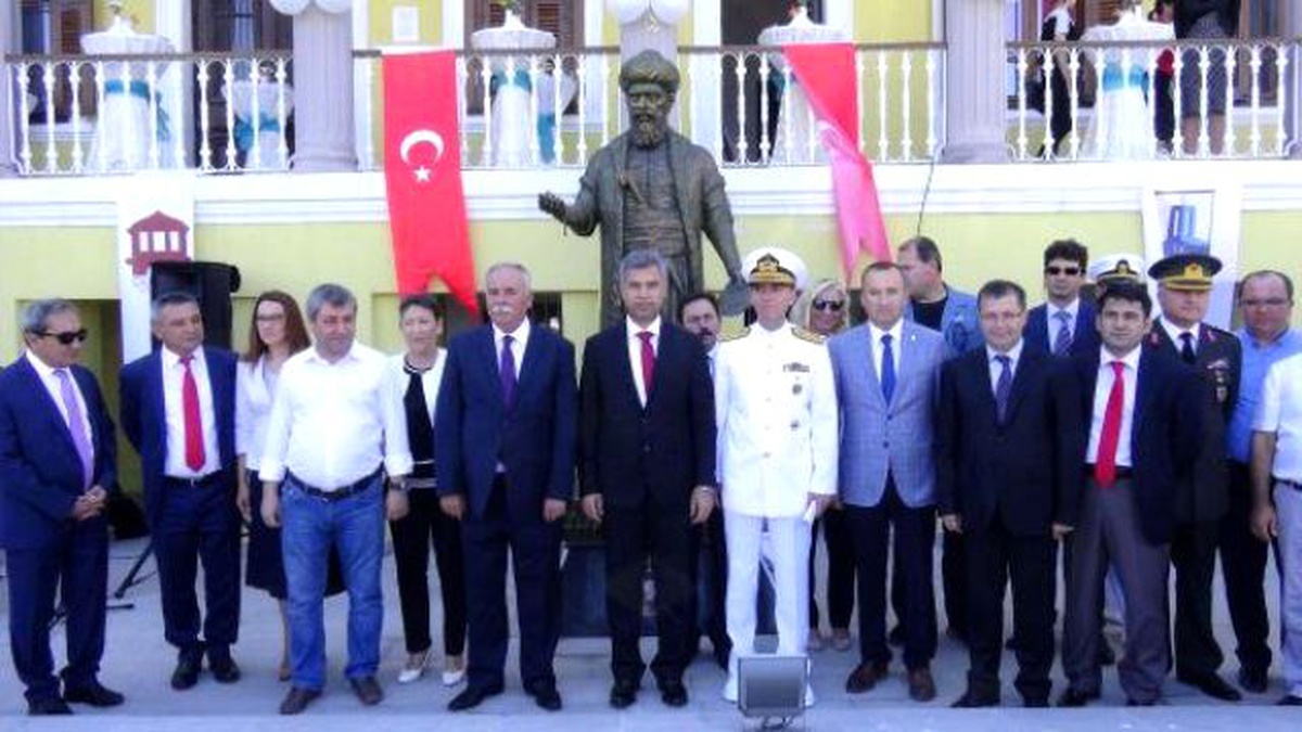Çanakkale\'ye Piri Reis Heykeli