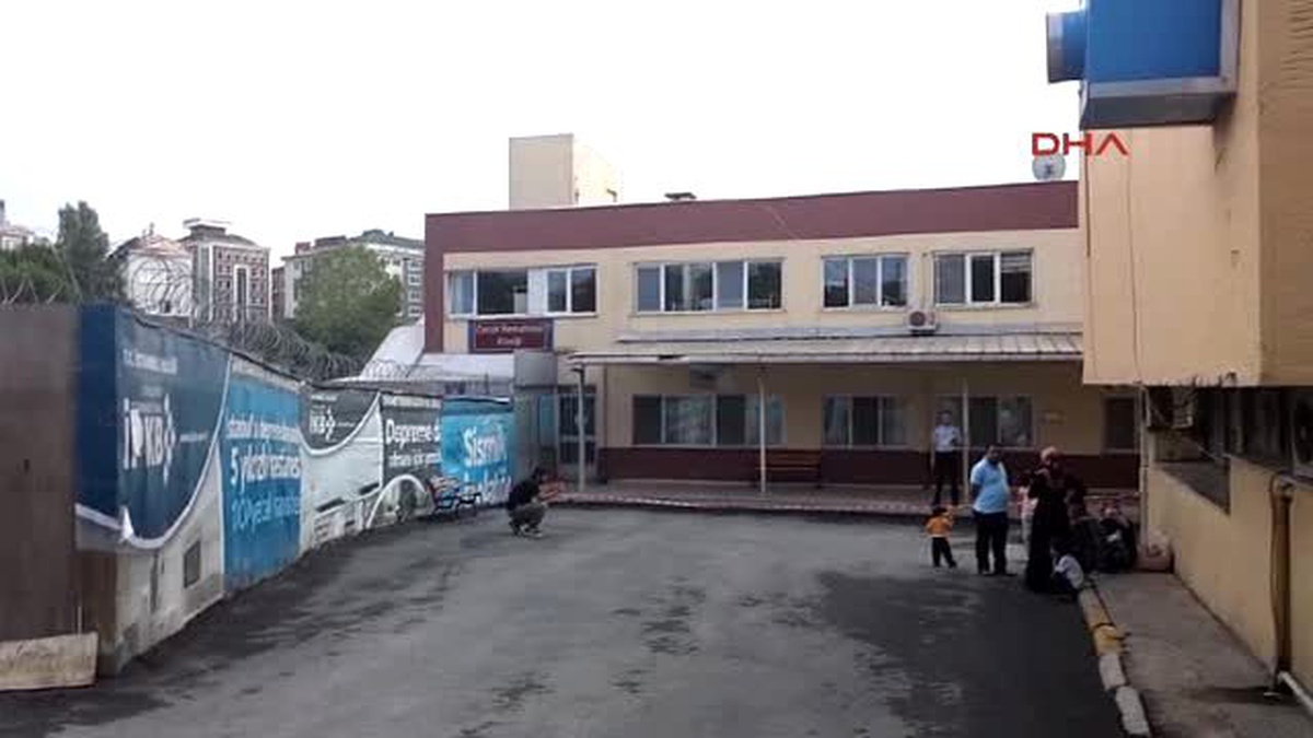 Okmeydanı Hastanesi\'nde Çöken İstinat Duvarına İş Makineli Önlem