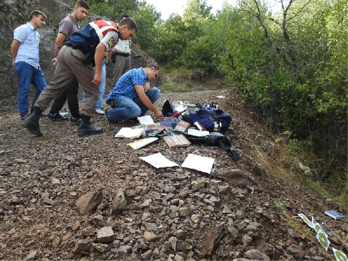 Ormanlık Alandaki Şüpheli Çantadan Fetö Dökümanları Çıktı