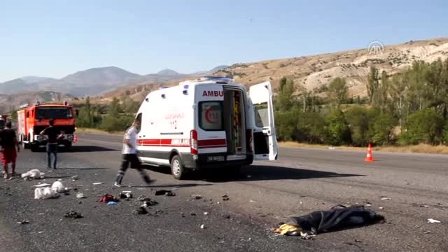 Sivas Ta Trafik Kazası 1 Ölü 2 Yaralı Son Dakika