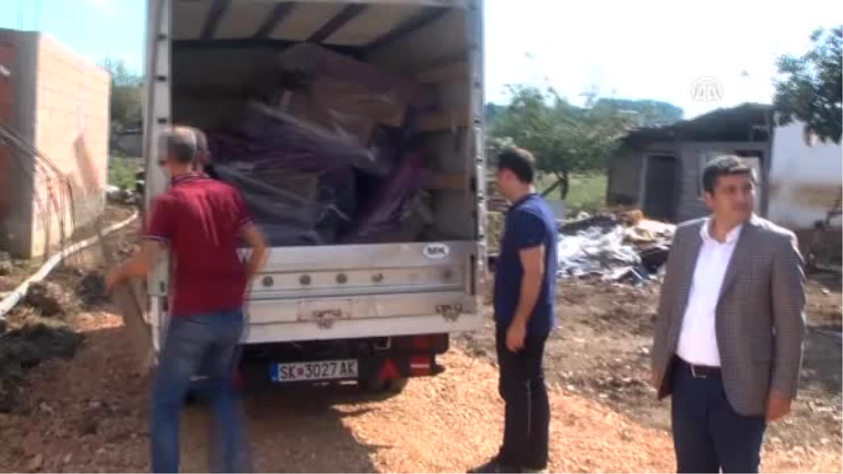 Türkiye\'nin, Makedonyalı Selzedelere Yardımları Sürüyor
