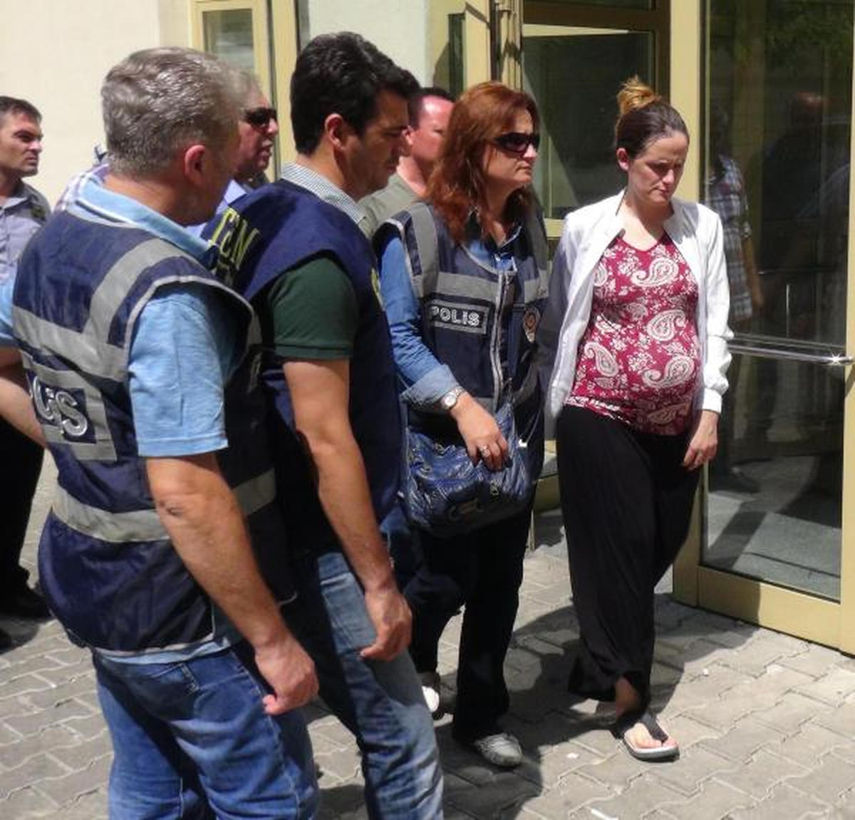 Uşak\'ta Fetö\'den Gözaltına Alanan 12 Polis Adliyede