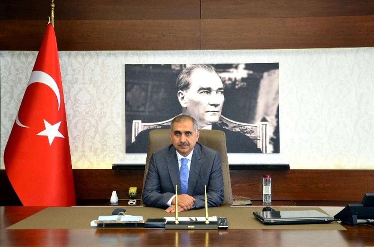 Vali Koçak, "Milletimiz İstiklal ve İstikbaline Sahip Çıkmaya Devam Ediyor"