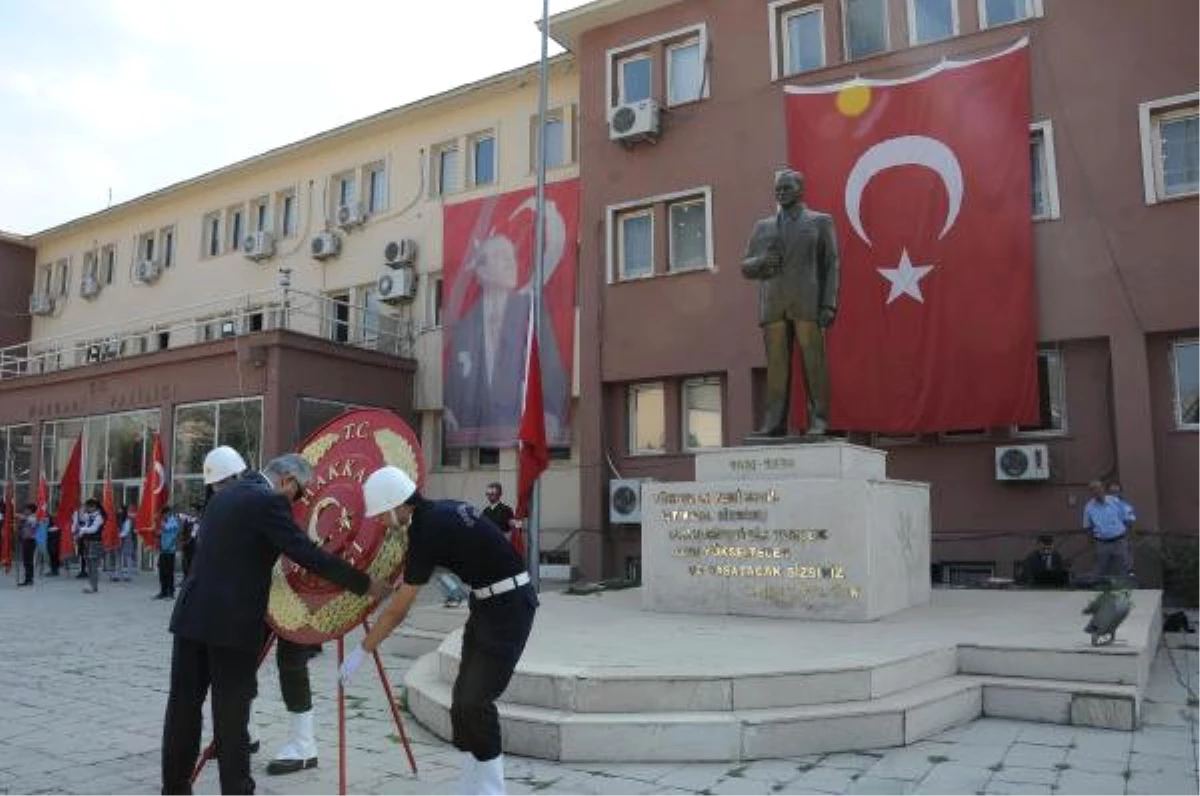 Van, Hakkari ve Bitlis\'te 30 Ağustos Zafer Bayramı Kutlandı