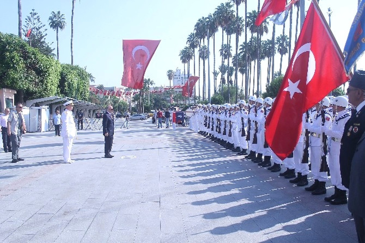 Zafer Bayramı Mersin\'de Coşkuyla Kutlandı