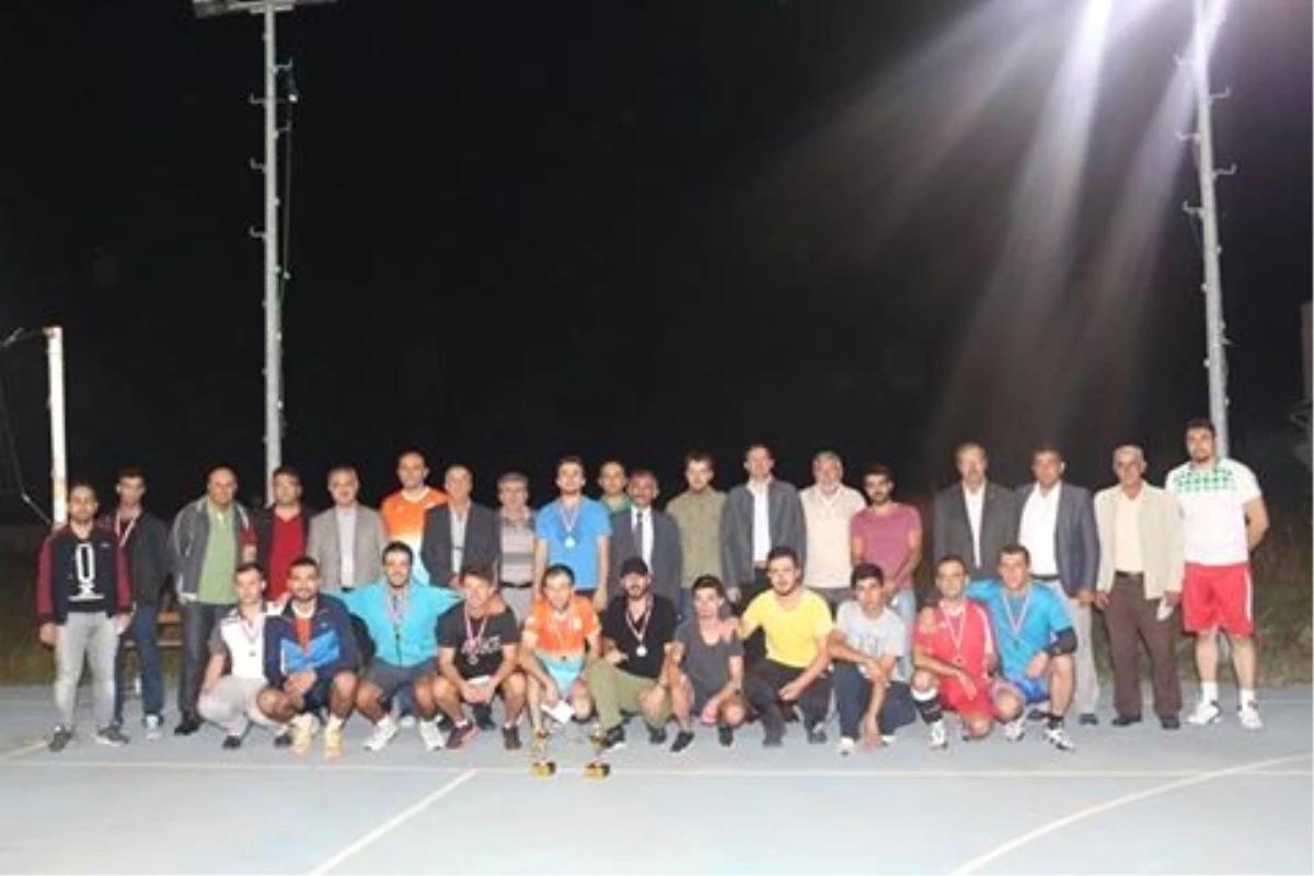 3\'ücü Geleneksel İnönü Belediyesi Voleybol Turnuvası Şampiyonluğunu Bozüyük Belediyesi Ekibi Kazandı