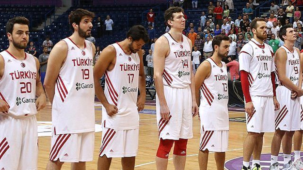 A Milli Erkek Voleybol Takımı, İspanya\'ya Gitti