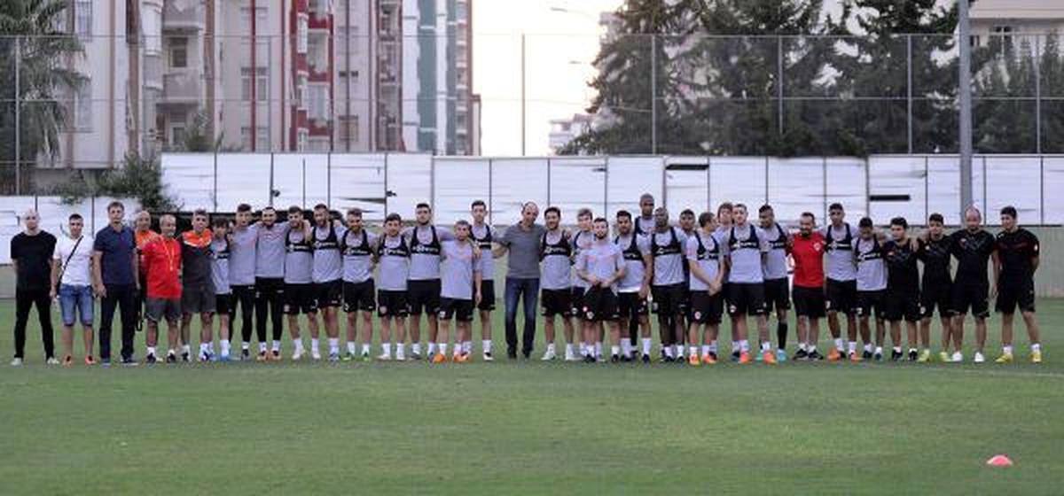 Adanaspor\'un Yeni Hocası Jurcic, İlk Antrenmana Katıldı