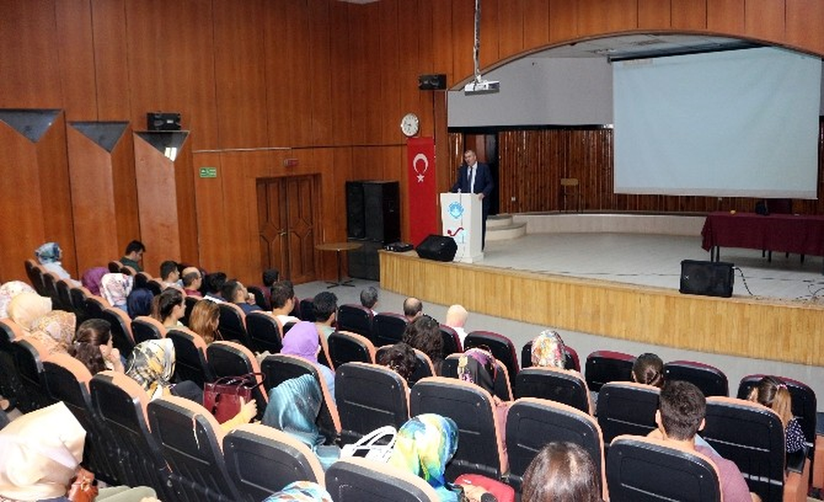 Ağrı\'da \'Aday Öğretmenlere Seminer