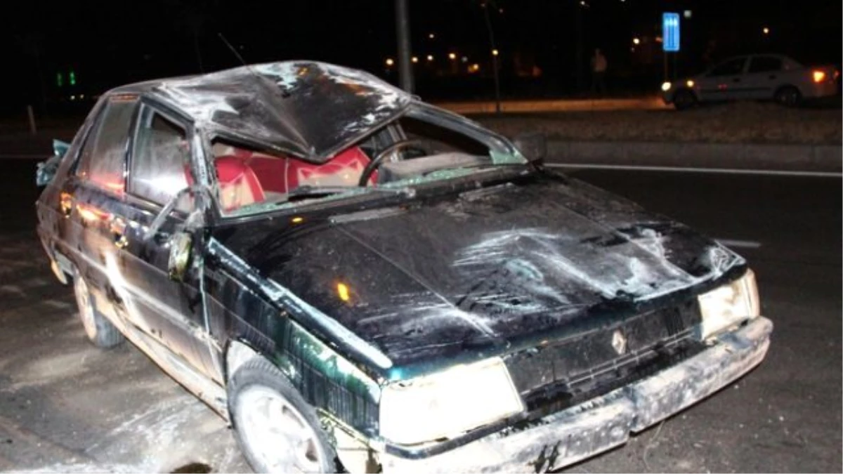 Amasya\'da Otomobil Devrildi: 1 Yaralı