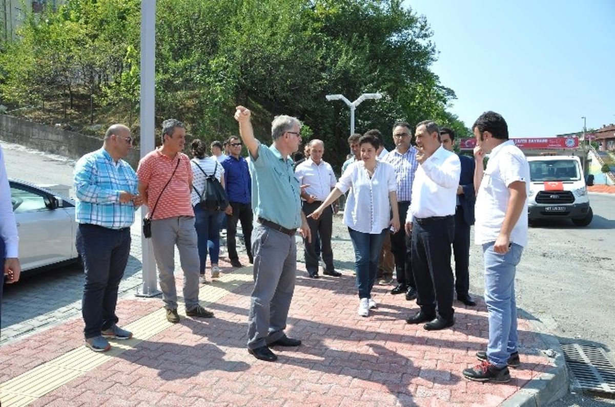 Başkan Uysal, Çetin Apatay Bulvarı\'nda Çalışmaları İnceledi