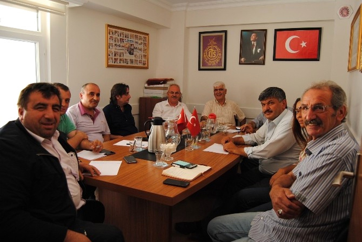 Başkanlar, Semt Pazarı Esnafının Sorunları İçin Toplandı