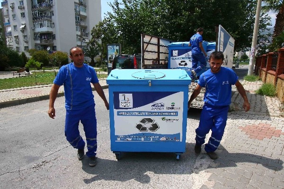 Bayraklı\'da Atıklar Geri Dönüşüme