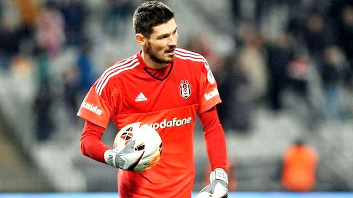 Beşiktaş, Boyko'nun Transferi İçin Malaga İle Görüşmelere Başladığını Açıkladı