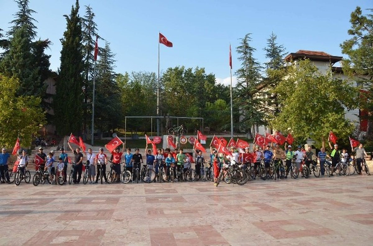 Bilecik\'te Cumhuriyet ve Demokrasi İçin Pedallar Çevrildi
