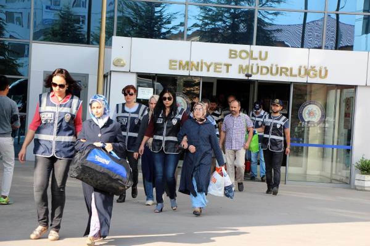 Bolu\'da Fetö Soruşturmasında 44 Kişi Adliyede