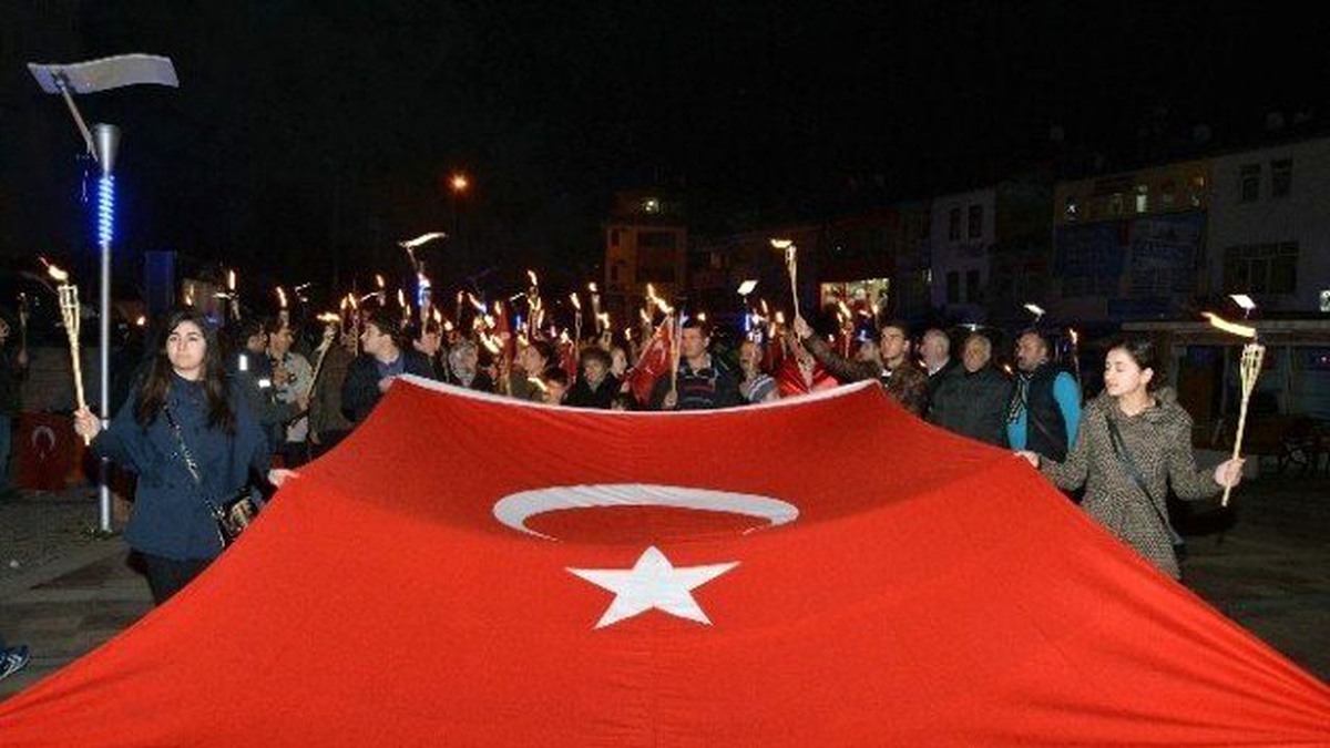 Bursalı Doğaseverler, \'30 Ağustos Zafer Bayramı\' İçin Yürüdü