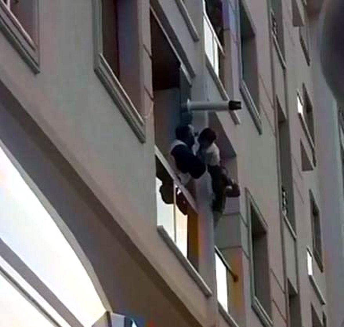 Çerkezköy'de Cinnet Geçiren Polis, Dehşet Saçtı