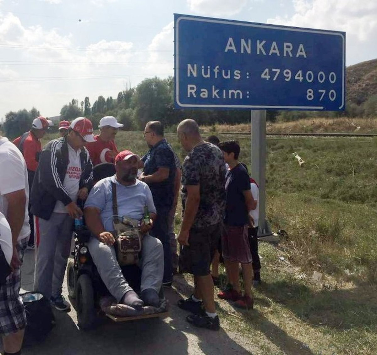 Cumhurbaşkanı Erdoğan ile Görüşmek İçin Yaya Olarak Yola Çıkan Yozgatlılar Ankara\'ya Ulaştı
