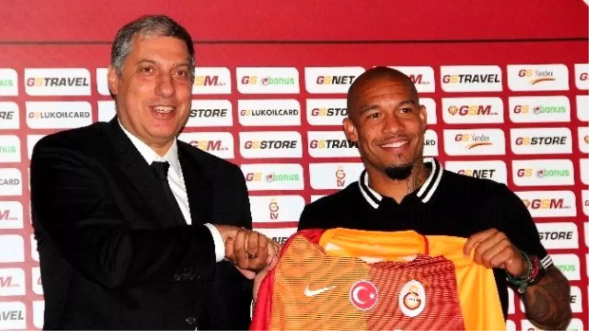 Galatasaray\'da Hollandalı de Jong İmzayı Attı