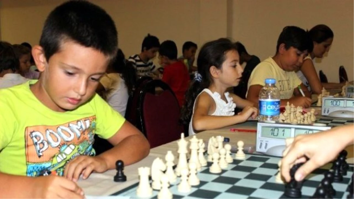 Serik\'de Satranç Turnuvası