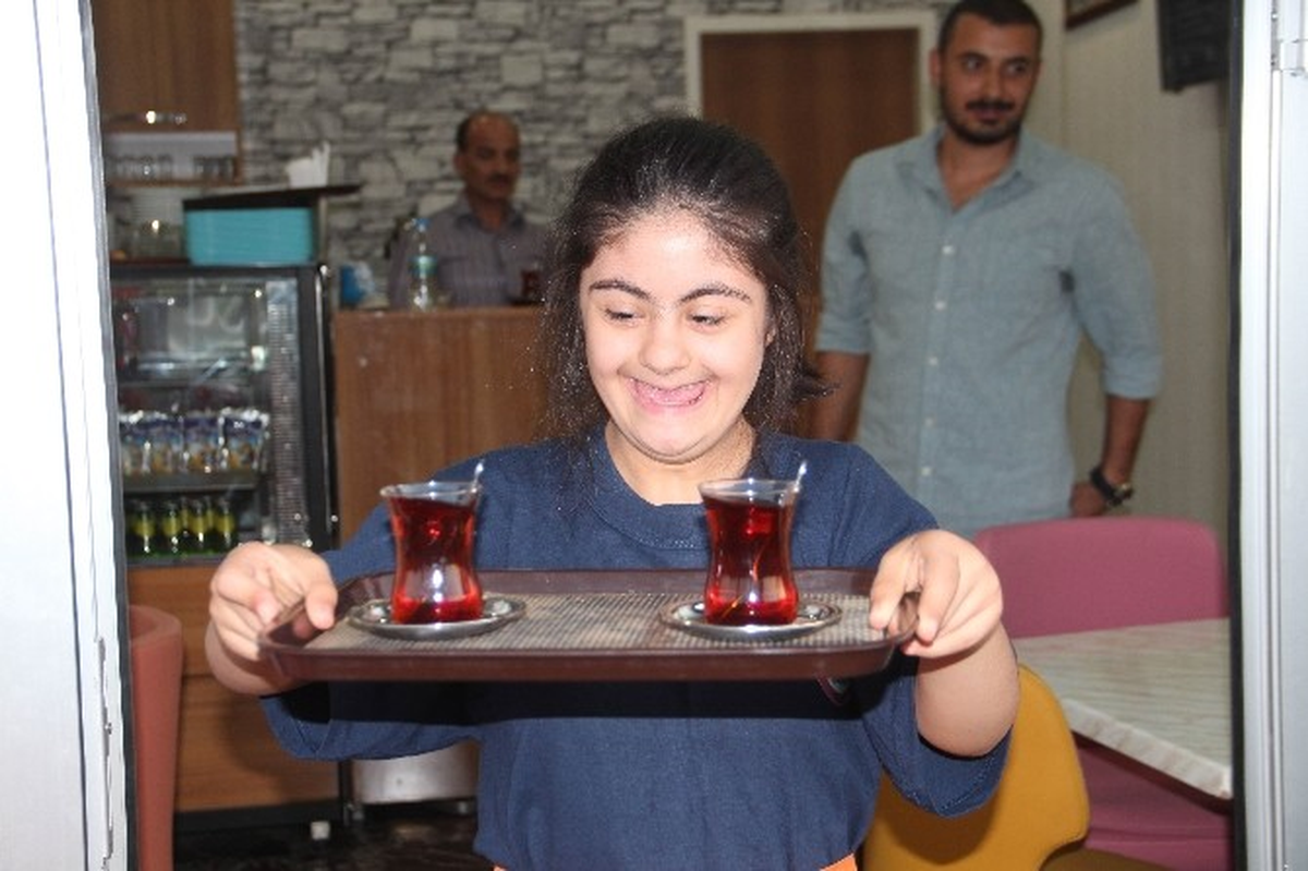 Downlu Sendromlu Çocukları Hayata Bağlayan Kafe