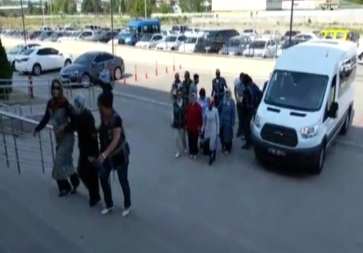 Edirne\'de Fetö\'den Gözaltına 23 Öğretmenden 8\'i Adliyeye Sevk Edildi