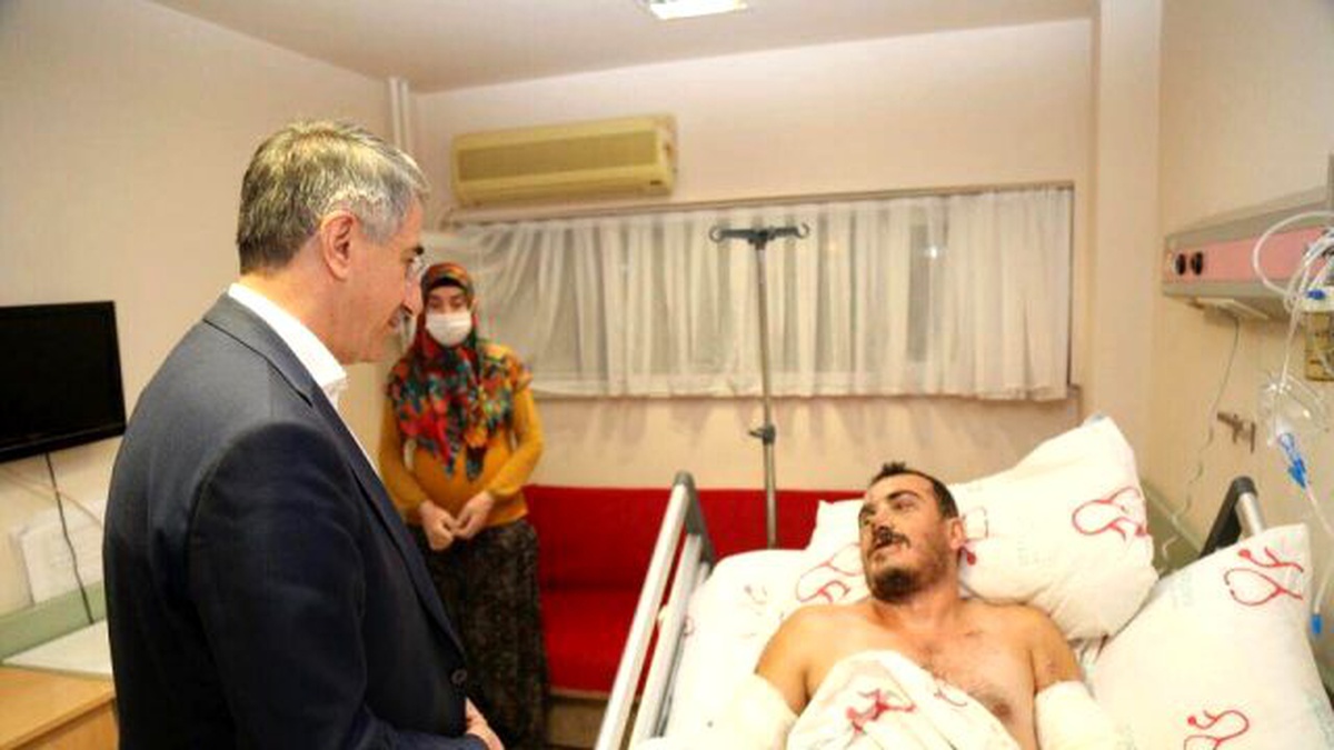 Elazığ\'daki Patlamada Yaralanan Tır Sürücüsü, Duygulandırdı