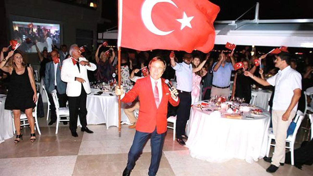 Erol Evgin\'den 30 Ağustos Konseri