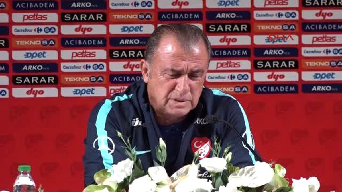 Fatih Terim Milli Takımın Kapısı, Milli Takım Oyuncusuna Yakışır Davranmaya Yol Edinmiş Herkese...