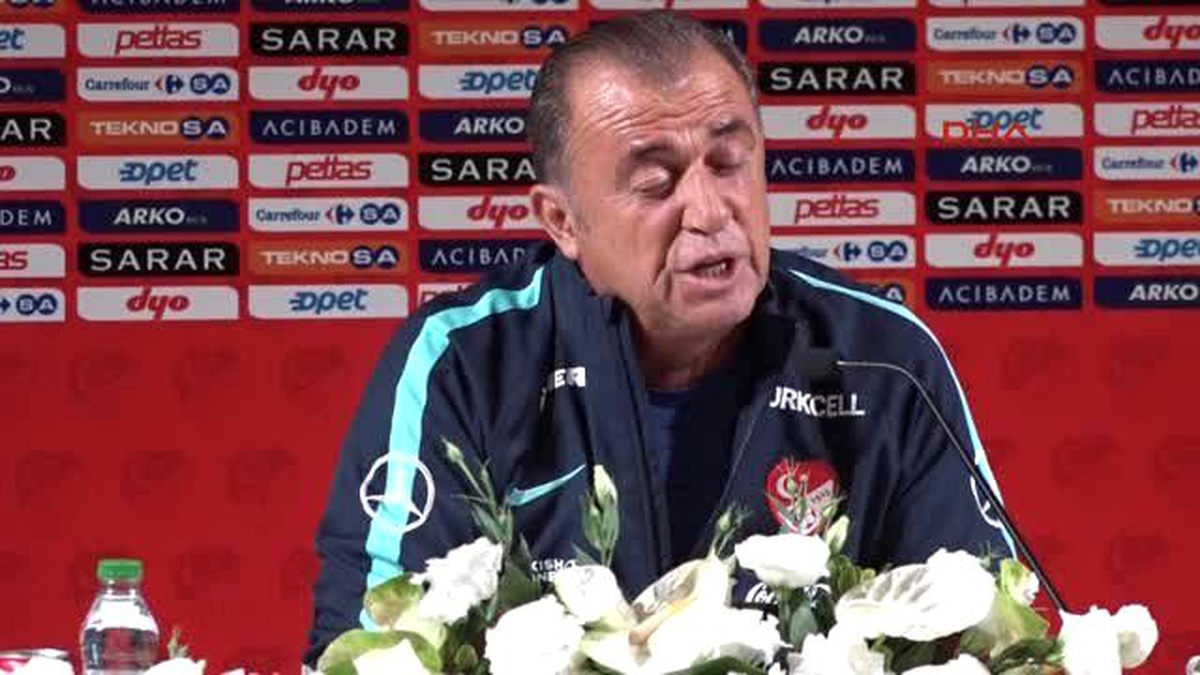 Fatih Terim Milli Takımın Kapısı, Milli Takım Oyuncusuna Yakışır Davranmaya Yol Edinmiş Herkese...