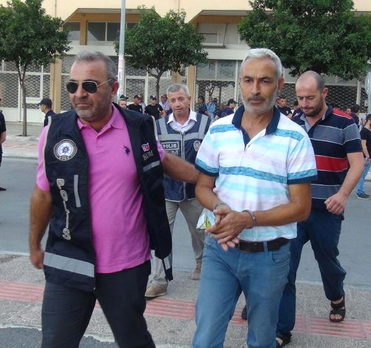 Fetö\'den Gözaltına Alınan Sağlıkçılar Adliyeye Sevk Edildi