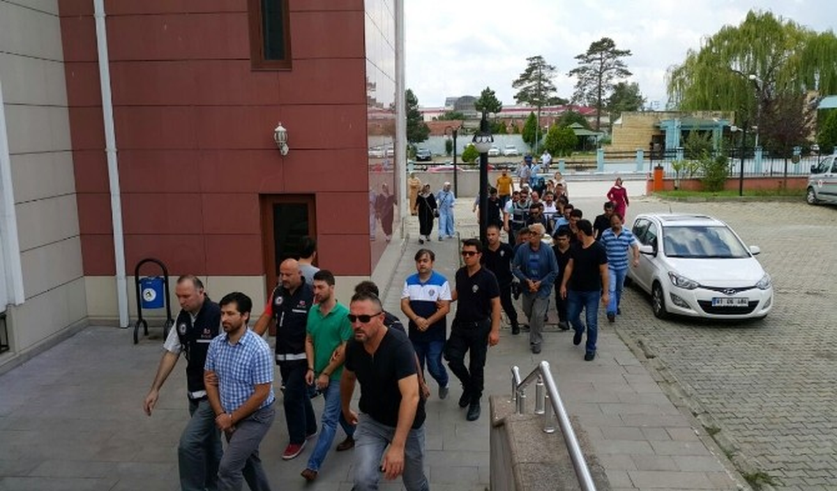 Fetö\'nün \'Abi ve Ablaları\'na Operasyon