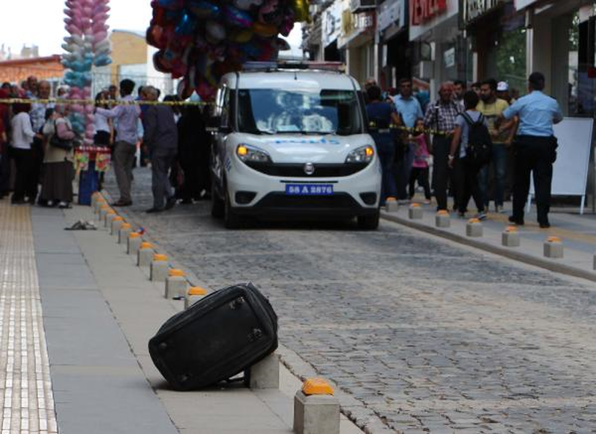 Fünyeyle Patlatılan Valizden Giysi Çıktı