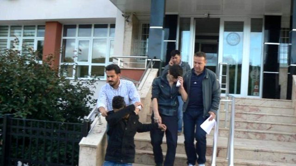 Bozüyük\'te Hırsızlık Şebekesi Çökertildi