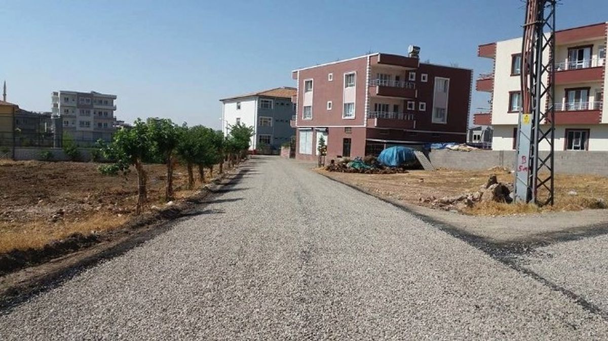 Hürriyet Mahallesi\'nde Sathi Kaplama Yol Çalışması Başladı