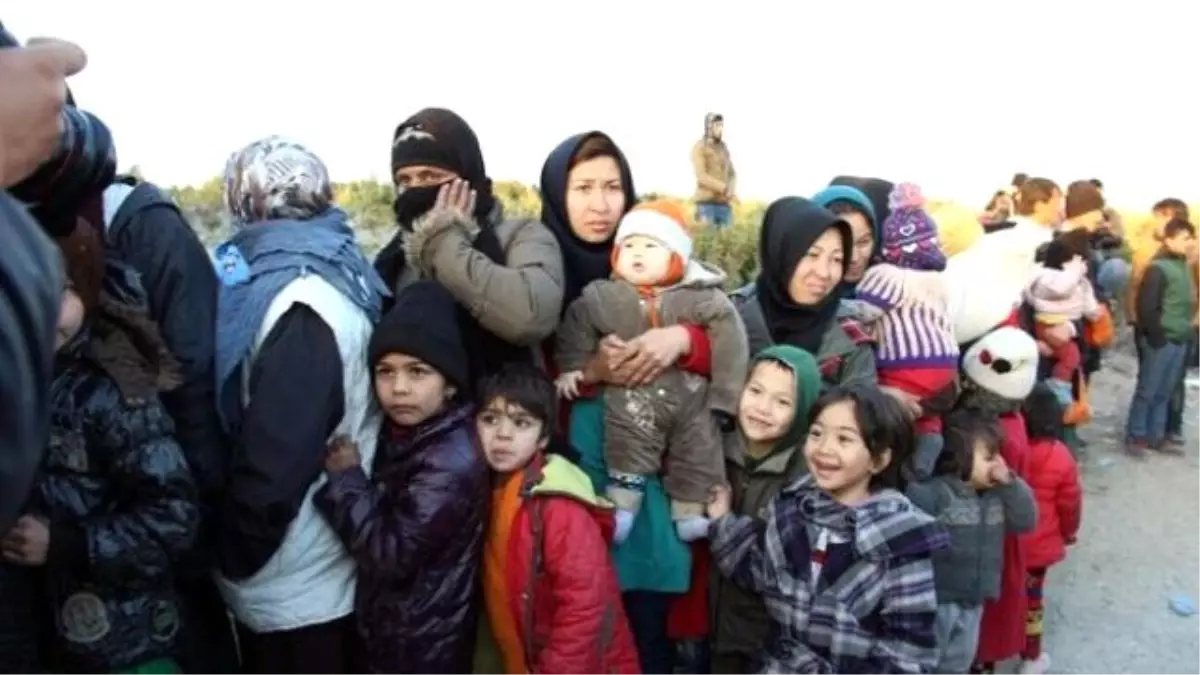 İzmir\'deki Göçmen Kaçakçılığı Operasyonları