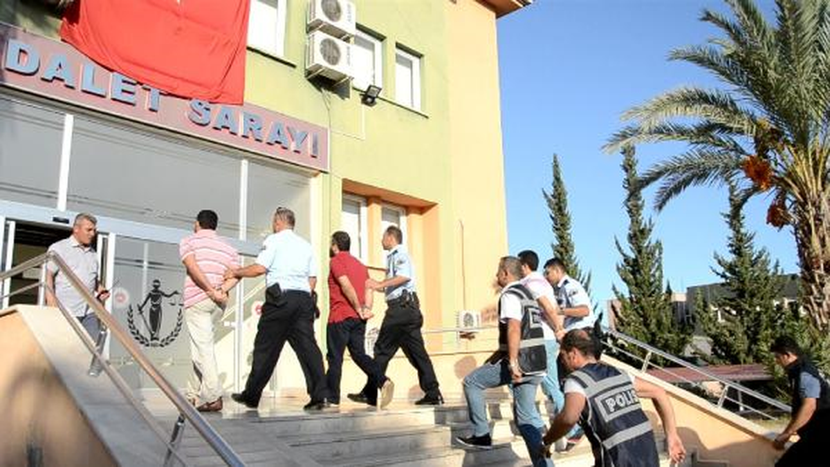 Mersin\'de Fetö\'den 15 Kişi Tutuklandı