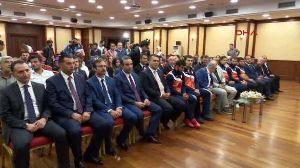 Olimpiyatın Aslanlarını İbb Başkanı Topbaş da Ödüllendirdi