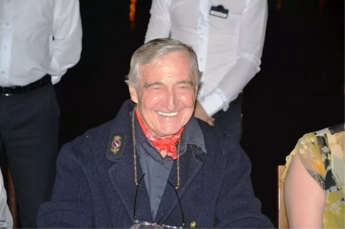 Rahmi Koç\'tan Ayvalıklı Personeline Geleneksel Akşam Yemeği