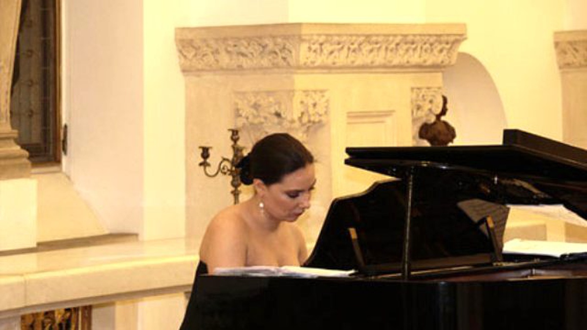 Romen Piyanist Adina Cocargeanu Konser Verdi