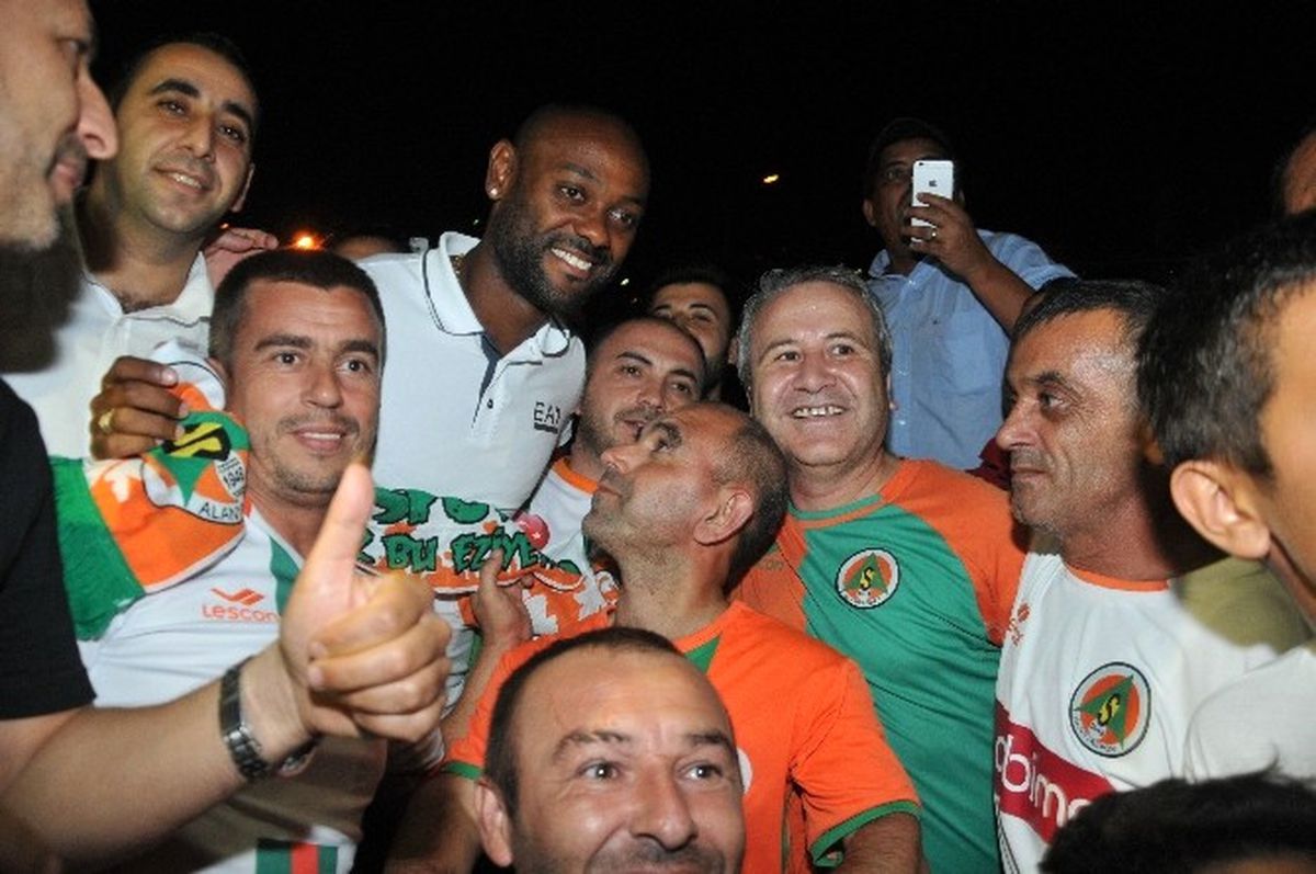 Vagner Love, Alanya\'ya Geldi