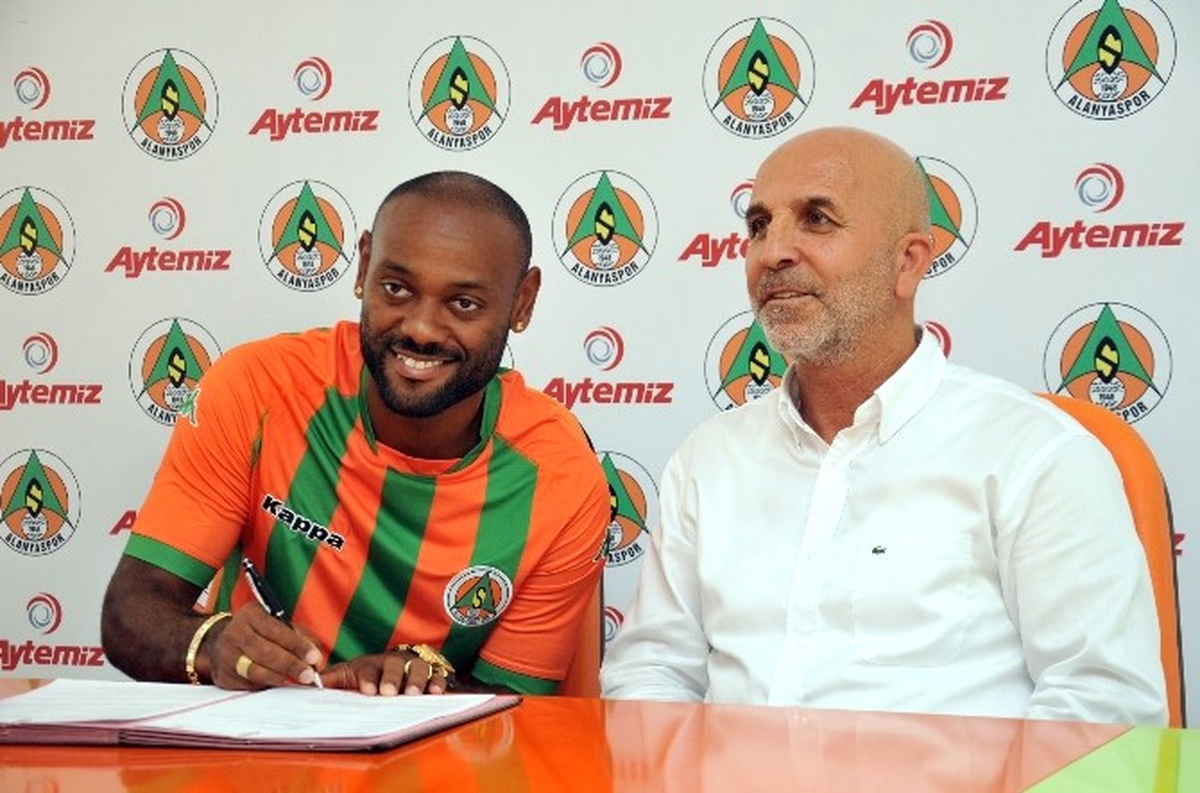 Vagner Love, Alanyaspor\'a İmzayı Attı