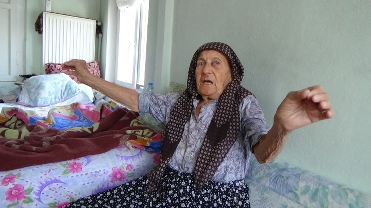 Yalnız Yaşayan 86 Yaşındaki Kadını Döverek 5 Bileziğini Gasp Eden Zanlı Kaçtı