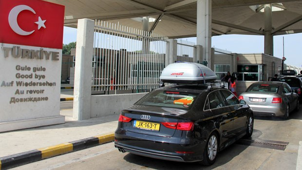 Avrupa'dan Gelen Araç Sahipleri İçin 185 Gün Şartı 'Resmen' Kalktı