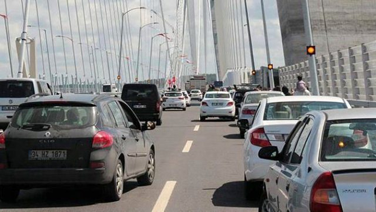 2-İlk Ücretli Gününde Yavuz Sultan Selim Köprüsü\'nden Trafik Görüntüleri 2
