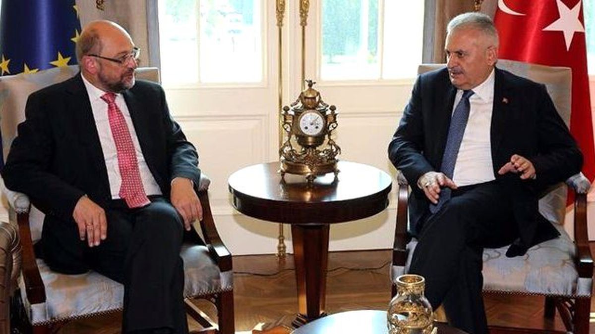 AP'den Darbe Girişimi İtirafı: Gerekli Tepkiyi Veremedik