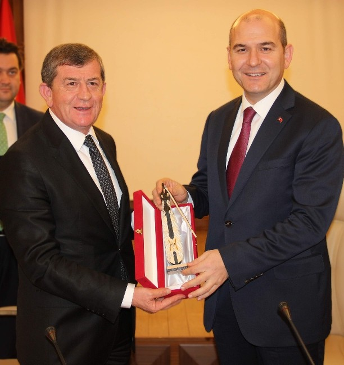 AK Parti Trabzon İl Başkanı Revi, Çalışma ve Sosyal Güvenlik Bakanı Soylu\'nun İçişleri Bakanlığı...