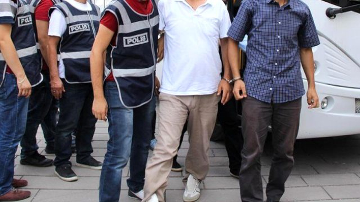 Antalya\'da Fetö/pdy Operasyonları: 19 Tutuklama