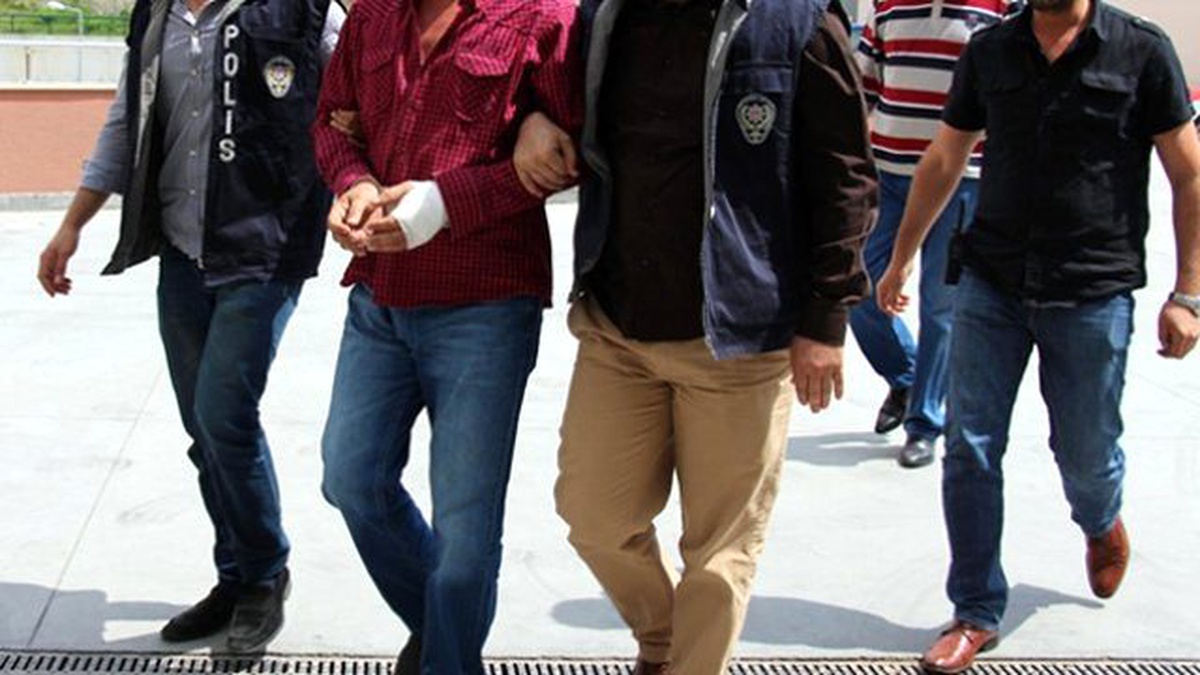 Antalya\'da Fetö Soruşturması: Aktif-Sen\'den 30 Yönetici Adliyede